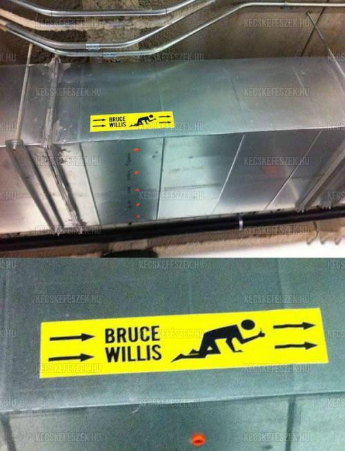 Bruce Willis itt jrt